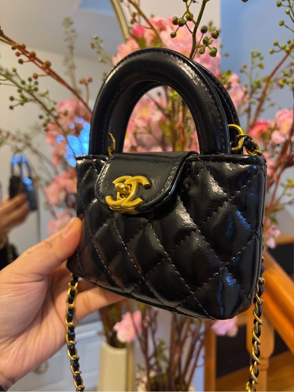 Rare VIP Mini Quilted Top Handle Crossbody Bag – Black & Gold - Picture 4 of 10